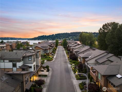 1211 N 42nd Place Renton WA 98056
