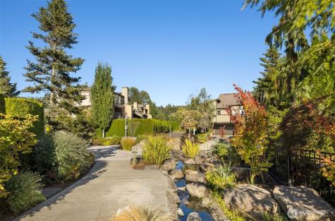 1211 N 42nd Place Renton WA 98056