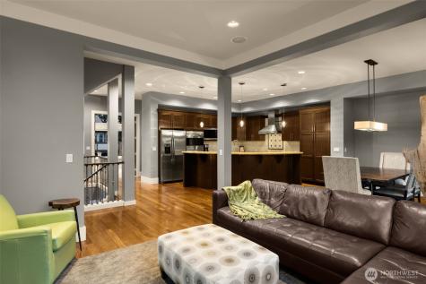 1211 N 42nd Place Renton WA 98056
