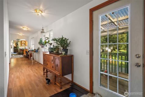 208 W Orchard Street Oakville WA 98568