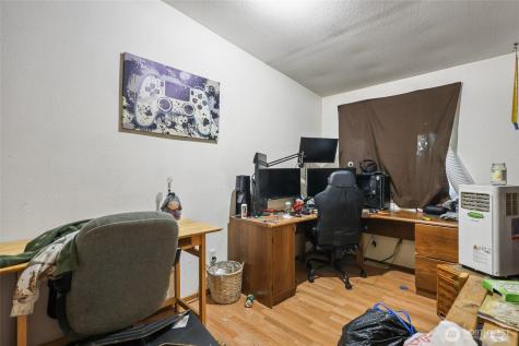 208 W Orchard Street Oakville WA 98568