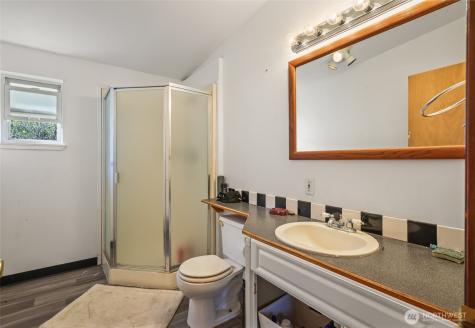 208 W Orchard Street Oakville WA 98568