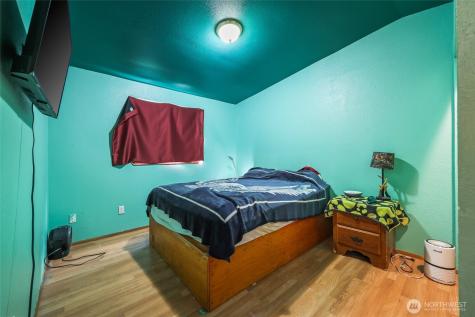 208 W Orchard Street Oakville WA 98568