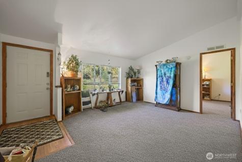 208 W Orchard Street Oakville WA 98568