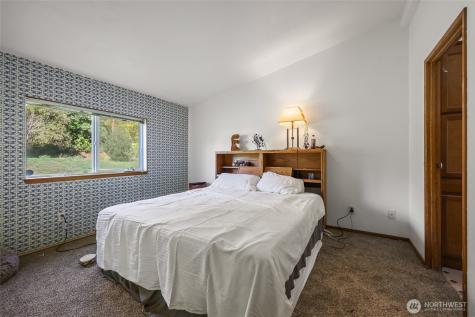 208 W Orchard Street Oakville WA 98568