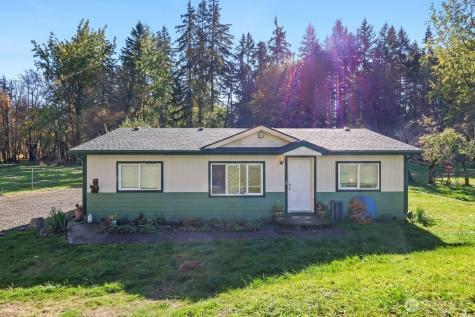 208 W Orchard Street Oakville WA 98568