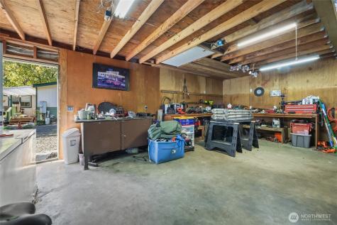 208 W Orchard Street Oakville WA 98568