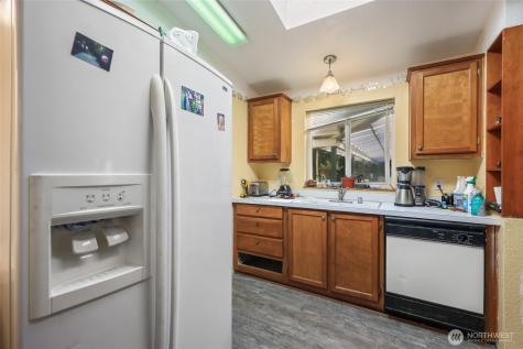 208 W Orchard Street Oakville WA 98568