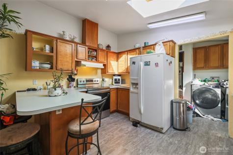 208 W Orchard Street Oakville WA 98568