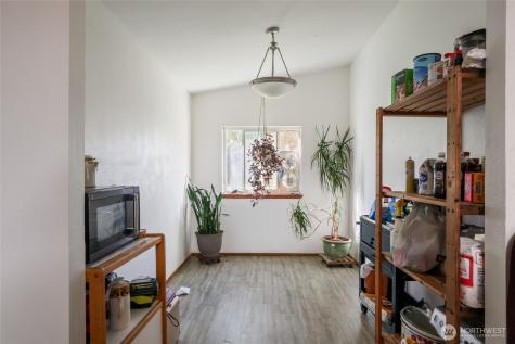 208 W Orchard Street Oakville WA 98568