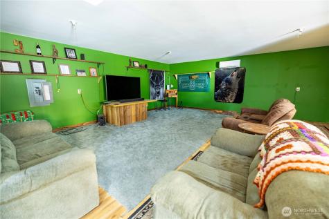 385 Highway 153 Pateros WA 98846
