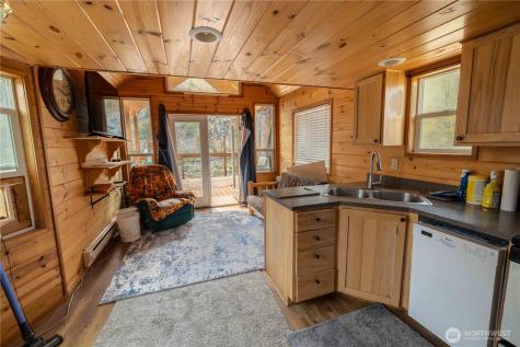 385 Highway 153 Pateros WA 98846