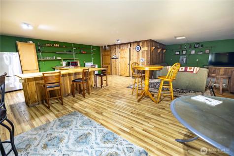 385 Highway 153 Pateros WA 98846