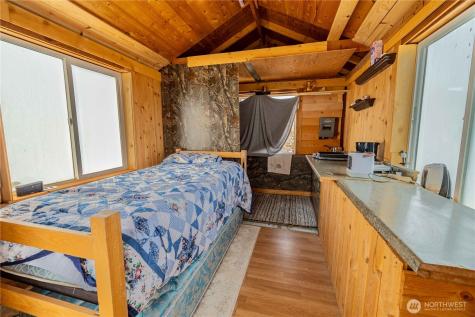 385 Highway 153 Pateros WA 98846