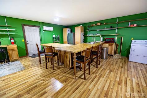 385 Highway 153 Pateros WA 98846