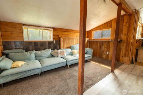 385 Highway 153 Pateros WA 98846