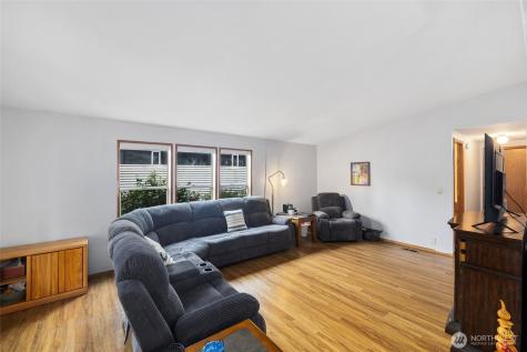11122 127th Street Court E Puyallup WA 98374