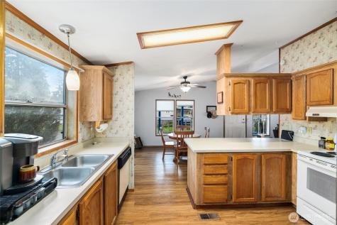 11122 127th Street Court E Puyallup WA 98374