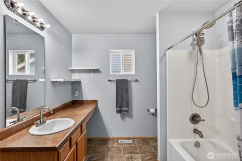 5670 Swift Creek Drive Mount Vernon WA 98273