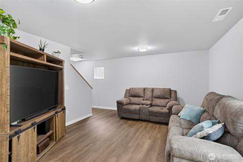 5670 Swift Creek Drive Mount Vernon WA 98273