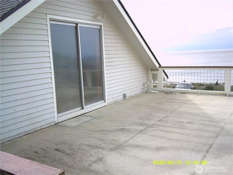 562 Pebble Beach Drive Oak Harbor WA 98239