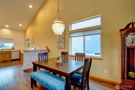 170 13th Court Oak Harbor WA 98277
