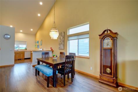 170 13th Court Oak Harbor WA 98277