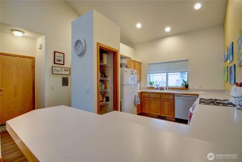 170 13th Court Oak Harbor WA 98277