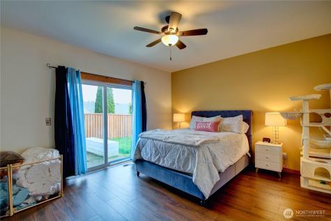 170 13th Court Oak Harbor WA 98277