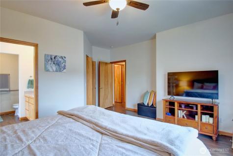 170 13th Court Oak Harbor WA 98277