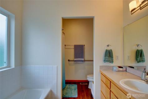 170 13th Court Oak Harbor WA 98277