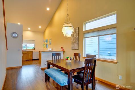 170 13th Court Oak Harbor WA 98277