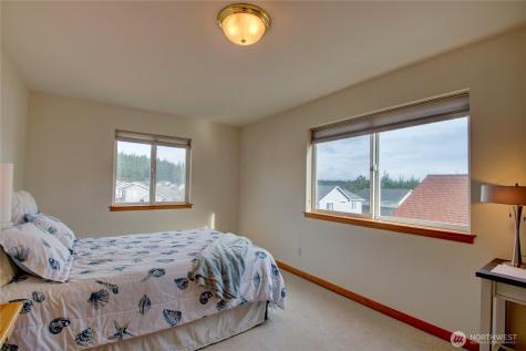170 13th Court Oak Harbor WA 98277