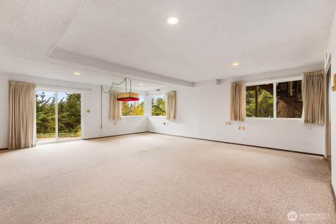 7413 Soundview Drive Edmonds WA 98026