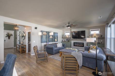 4750 W Hawk Moses Lake WA 98837