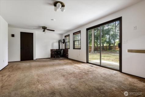 1076 NW Kitsap Terrace Oak Harbor WA 98277