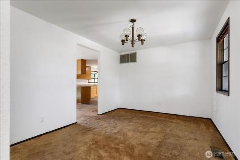 1076 NW Kitsap Terrace Oak Harbor WA 98277