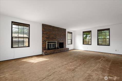 1076 NW Kitsap Terrace Oak Harbor WA 98277