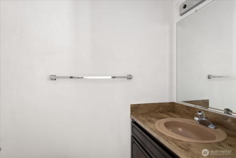 1076 NW Kitsap Terrace Oak Harbor WA 98277