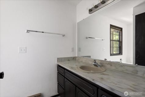 1076 NW Kitsap Terrace Oak Harbor WA 98277