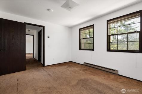 1076 NW Kitsap Terrace Oak Harbor WA 98277