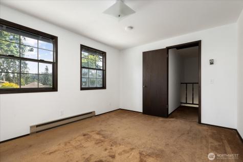 1076 NW Kitsap Terrace Oak Harbor WA 98277