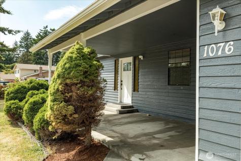 1076 NW Kitsap Terrace Oak Harbor WA 98277