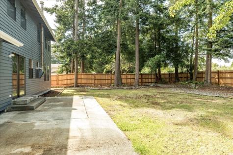1076 NW Kitsap Terrace Oak Harbor WA 98277