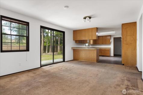 1076 NW Kitsap Terrace Oak Harbor WA 98277