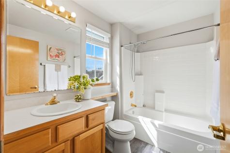 8913 1st Place SE Lake Stevens WA 98258
