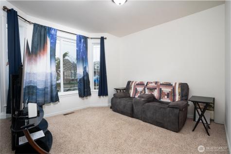 2336 41st Avenue SE Puyallup WA 98374