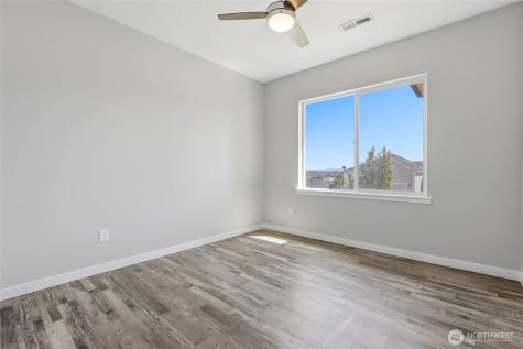 5013 Meadow View Drive Pasco WA 99301