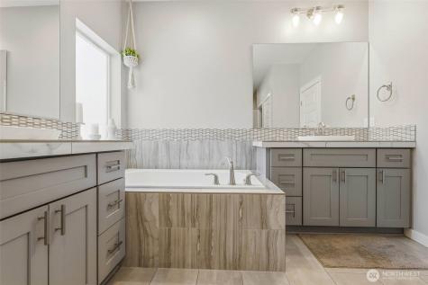 5013 Meadow View Drive Pasco WA 99301