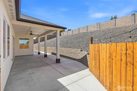5013 Meadow View Drive Pasco WA 99301